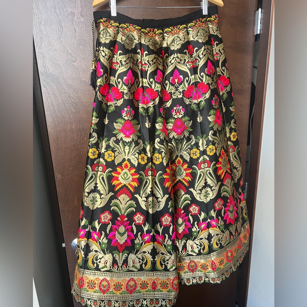 Indian wedding guest outfit, leganga, black top with dupatta, silk skirt - Picture 3 of 10
